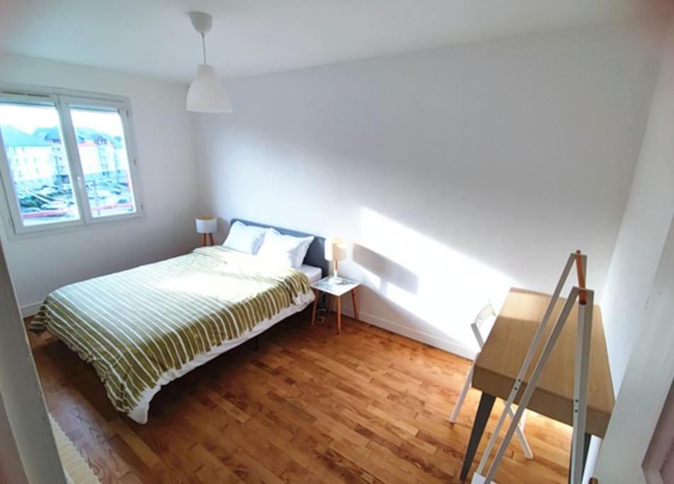 Appartement 76M2 Lumineux Centre Ville Garage Prive 3Ieme Etage Sans Ascenseur Fougeres Luaran gambar
